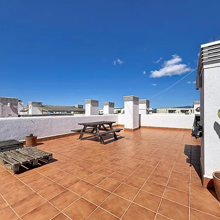 R Marine 434 Apartman